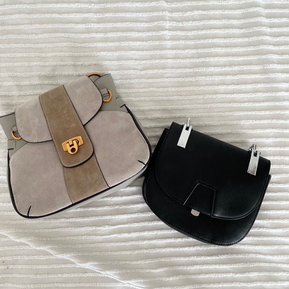 Bundle of 2 crossbody bags